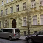 Metropolitan Studios