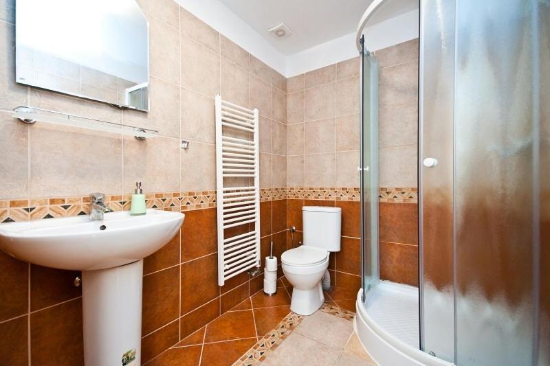 Metropolitan Apartment *